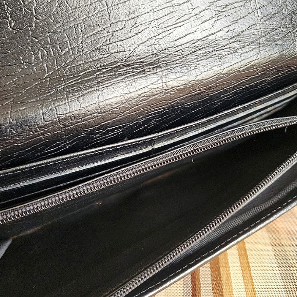 GUCCI Monogrammed Wallet with Bamboo Closure in Black I Size 7' X 3.5' inch - Picture 14 of 15